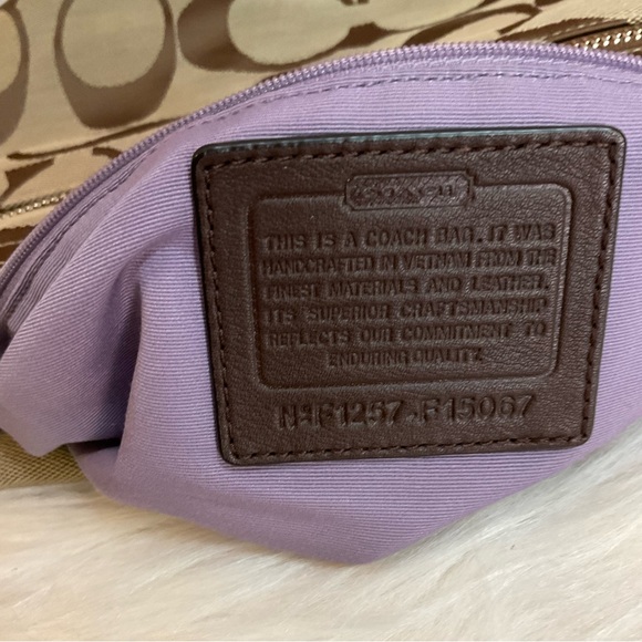 Authentic COACH signature shoulder bag EUC - Picture 7 of 9